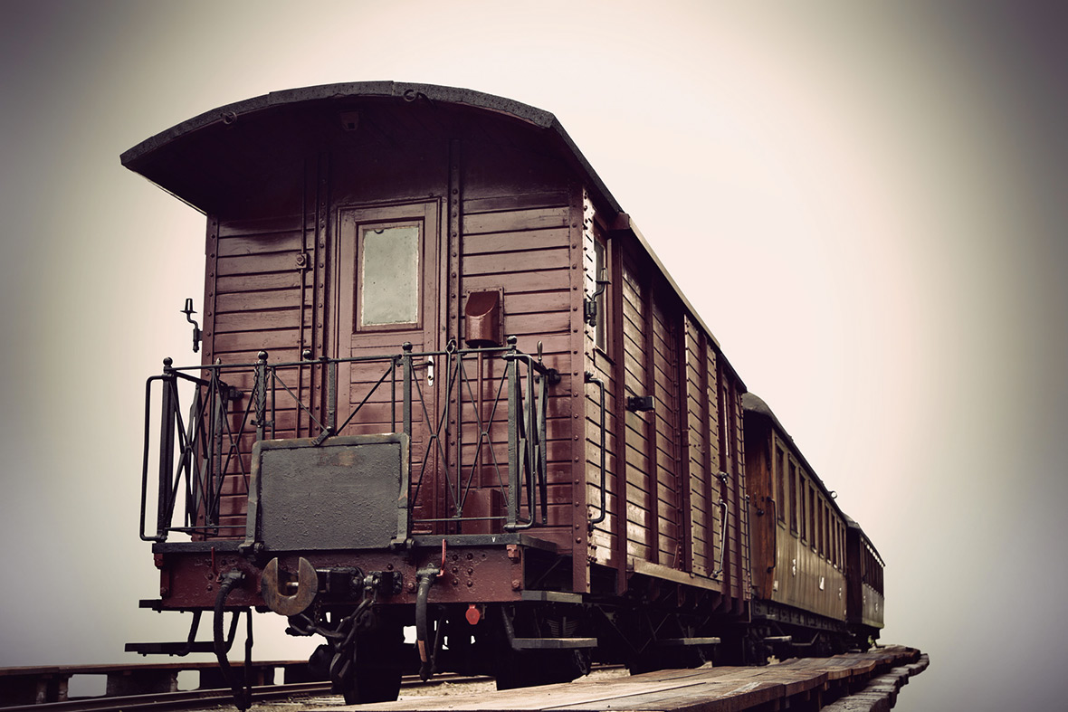 Вагон готов. Старый вагон. Старинный вагон. Деревянный вагон. Вагон поезда.