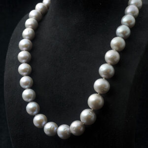 Necklace Sea Pearls with 18K White gold Clasp