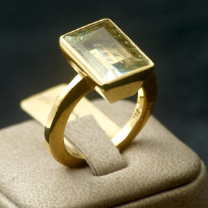 Ring Gold 18K with Green Tourmaline