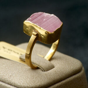 Ring Gold 18K with Rose Quartz